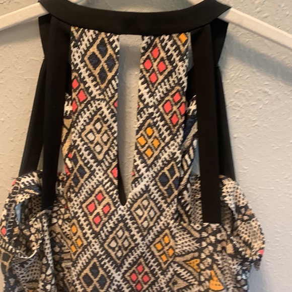 BCBG Top Triangle Cut Out Halter Tank Women’s Sz XS X Small - Picture 8 of 9